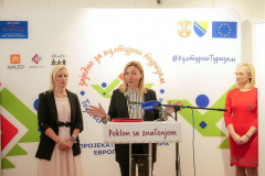 Мацура на изложби „Поклон са значењем” 
